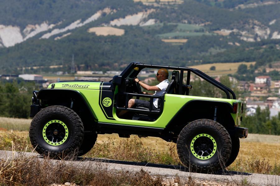  Jeep Trailcat Concept 2016 года  (фото 2 из 26)